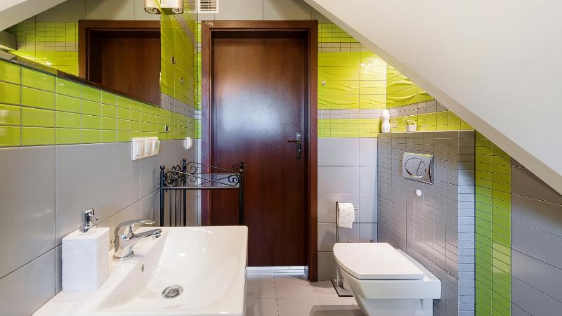 One-Bedroom Apartment image 3