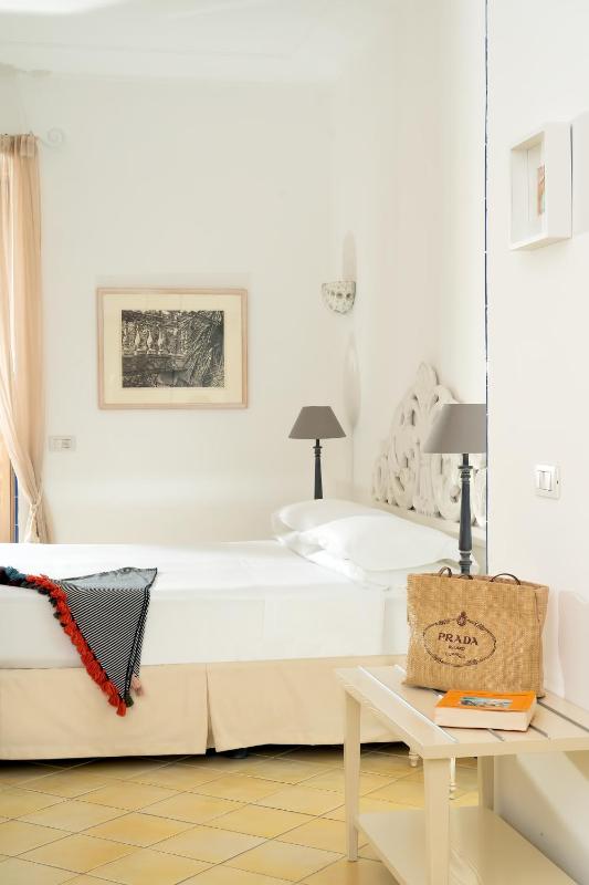 Junior Suite with Balcony and Garden View image 4