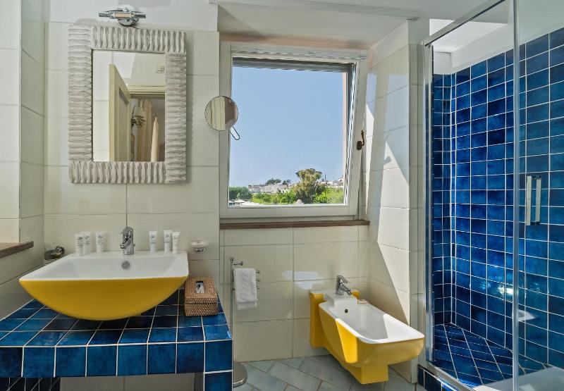 Deluxe Double Room with balcony and Garden View image 4