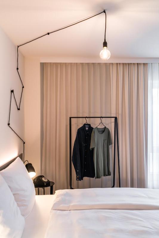 Studio Apartment image 4