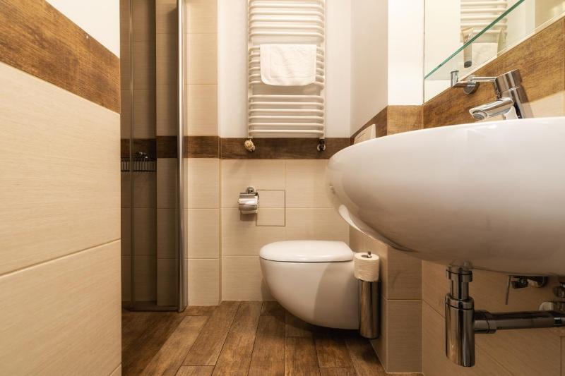 Single Room image 3