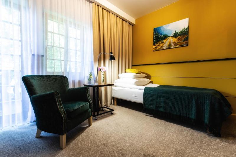 Single Room image 4