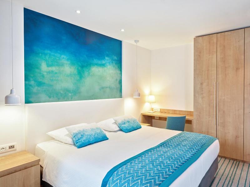 Suite with Sea View image 4