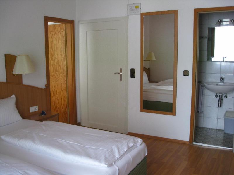 Comfort Triple Room image 1