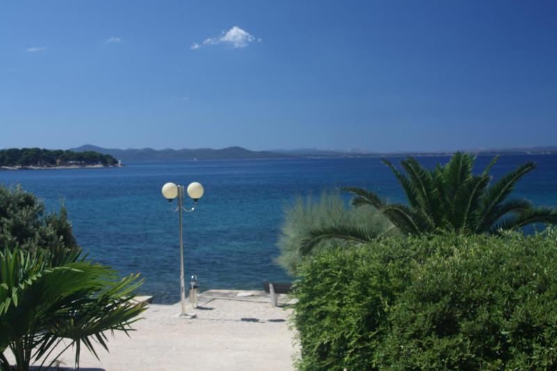 Double Room with Sea View image 3