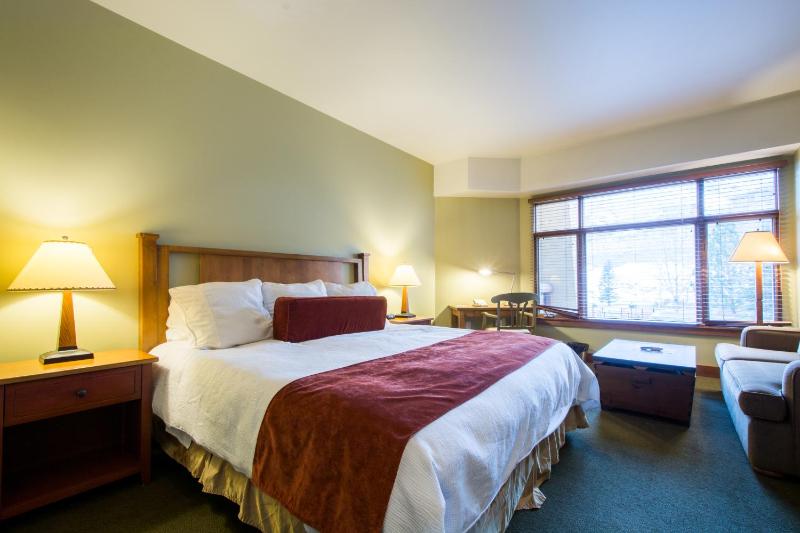 Deluxe Quadruple Room image 3