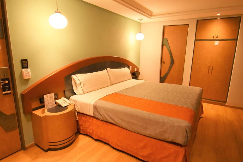 Hotel Catalina - image 33