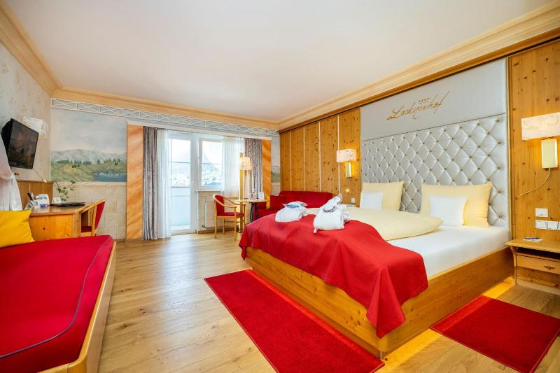 Superior Family Room (2 Adults + 2 Children) image 1