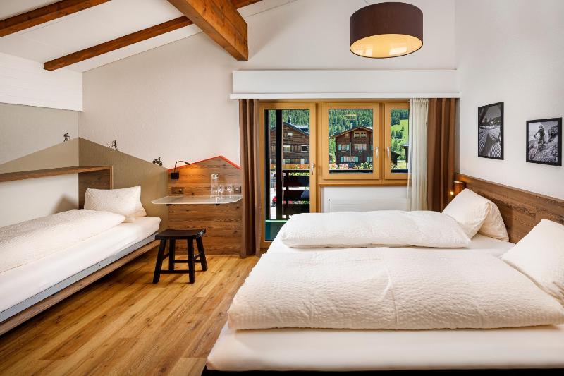 Triple Room with Balcony image 3