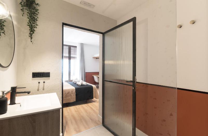 Standard Double Room image 2