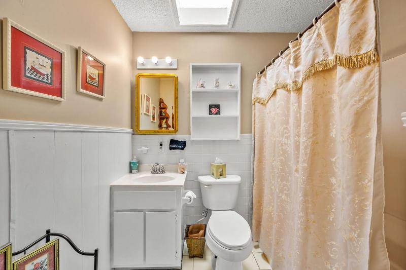 Superior Family Room image 4