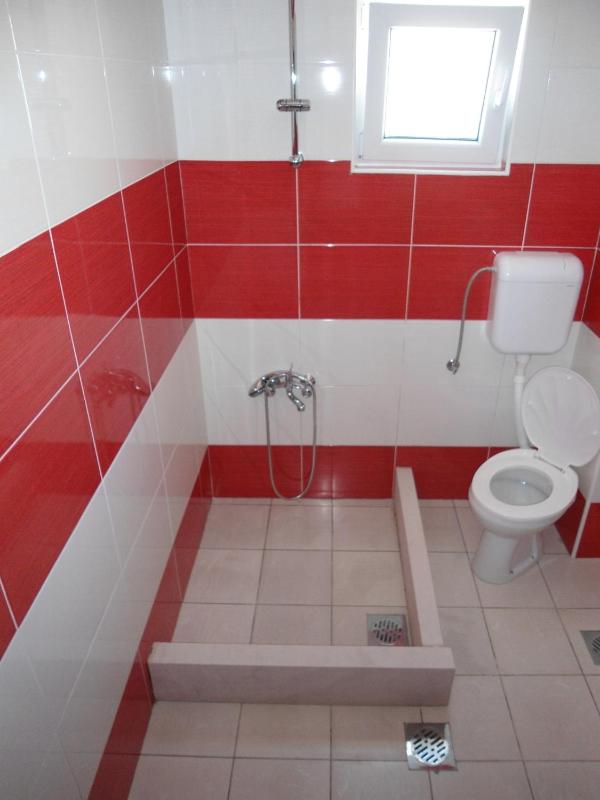 One-Bedroom Apartment image 2