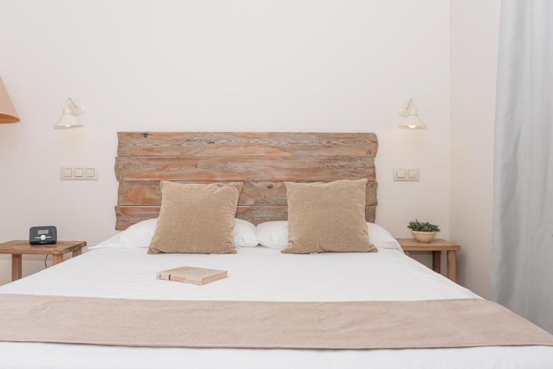 Double Room with Patio image 1