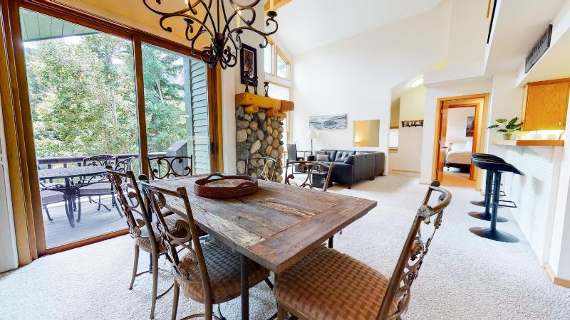 Snowcreek 880 Condo - image 13