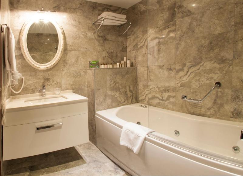 Junior Suite image 2