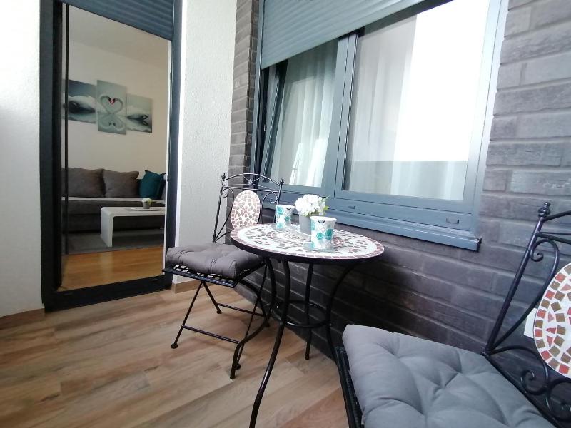 One-Bedroom Apartment image 2