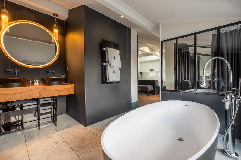 Suite Montaigne  image 1