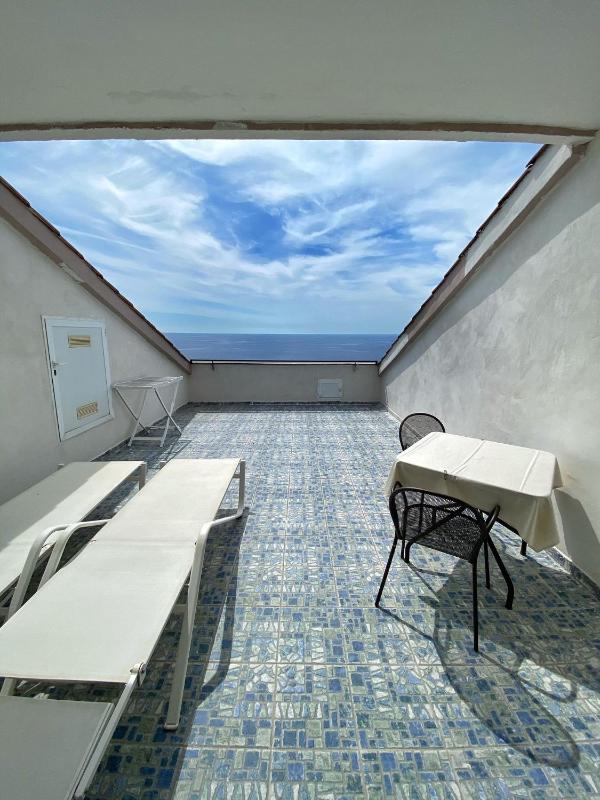 Superior Room with Terrace and Sea View image 2