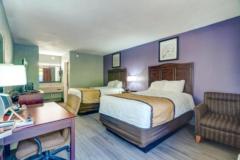 Double Room with Two Double Beds - Non-Smoking image 4