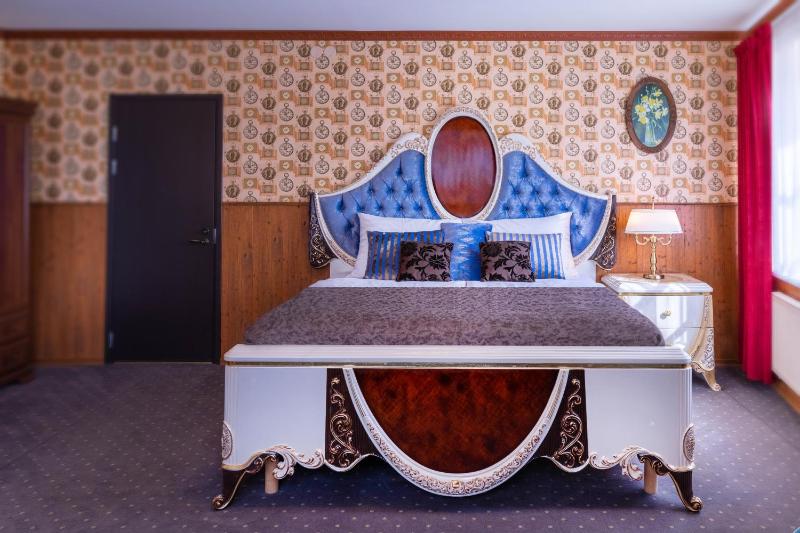 Double or Twin Room image 3