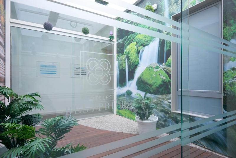 Deluxe Single Room image 4