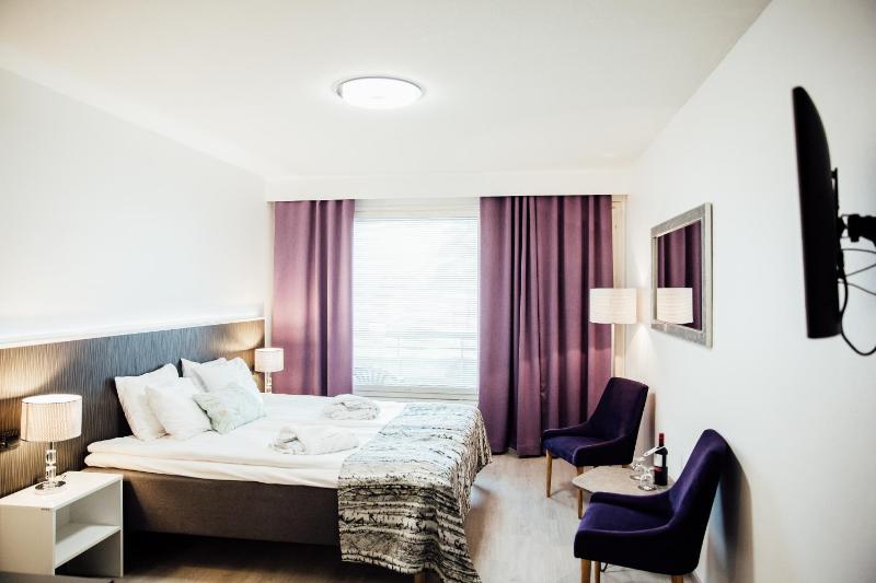 Superior Plus Lake View with Spa Access image 3