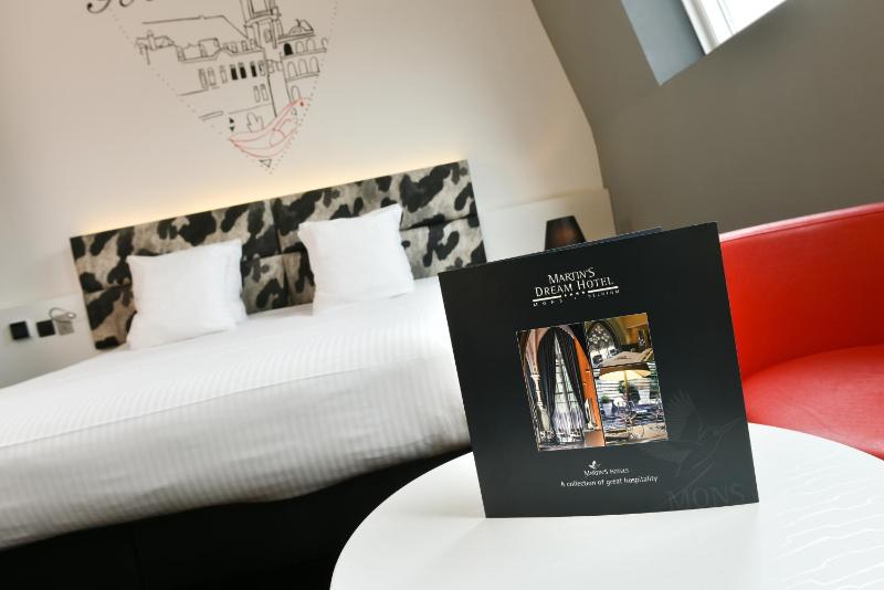 Standard Double Room image 3
