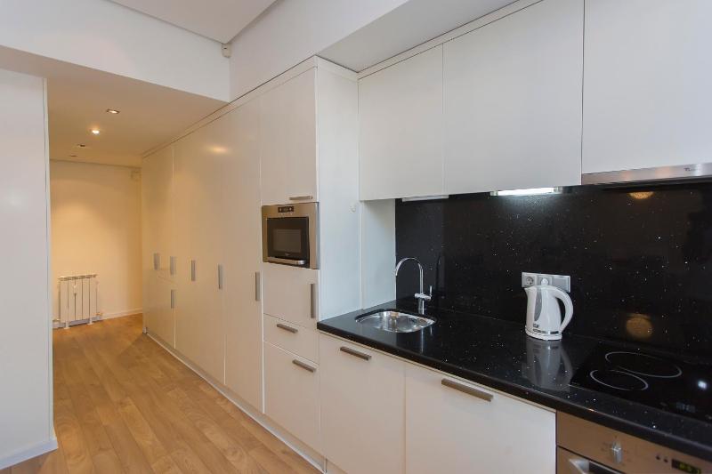 Modern Apartment in the City Center - image 16
