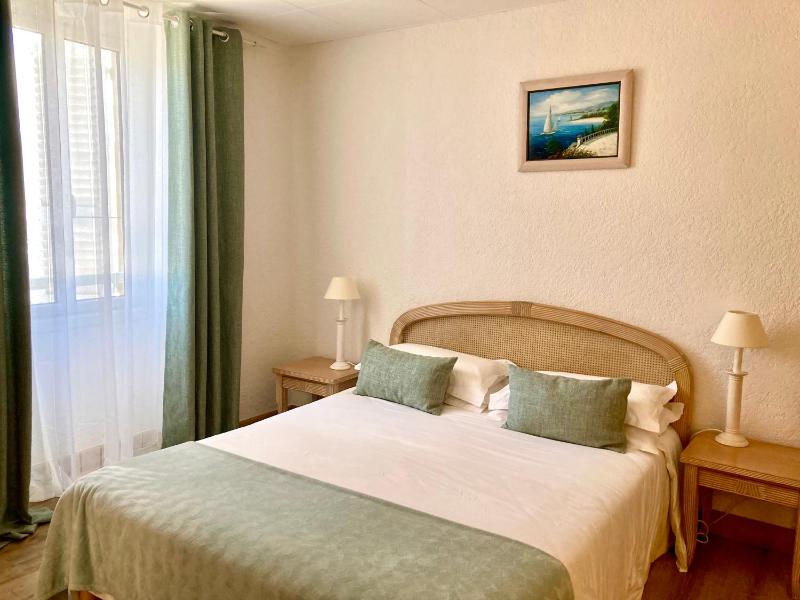 Superior Double Room image 3