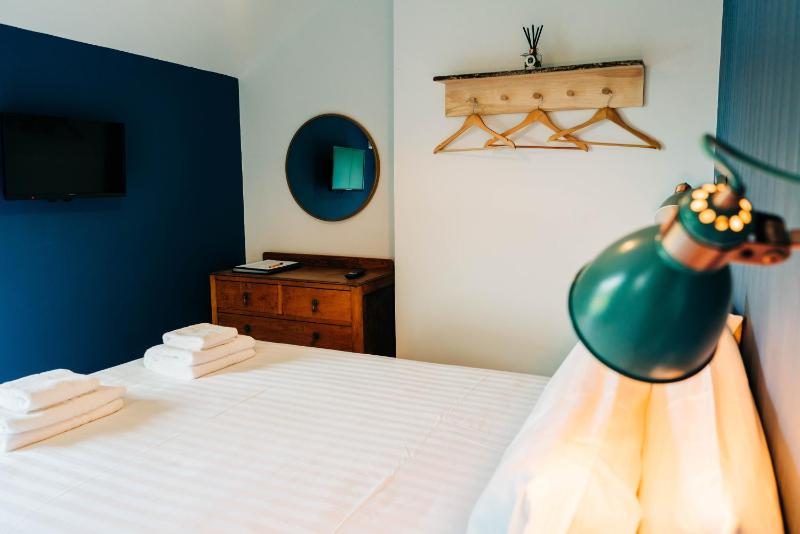 Double Room with Sea View image 2