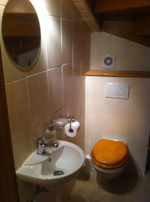 One-Bedroom Apartment image 3