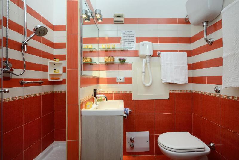 Quadruple Room image 3