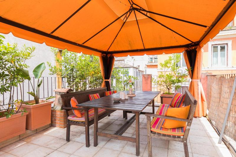 Deluxe Apartment image 2