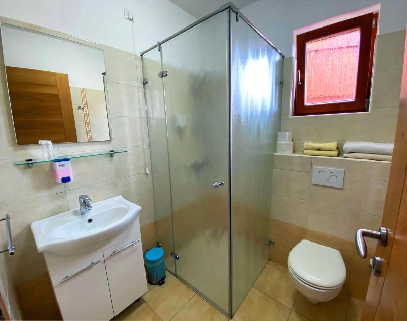 Economy Double or Twin Room image 2