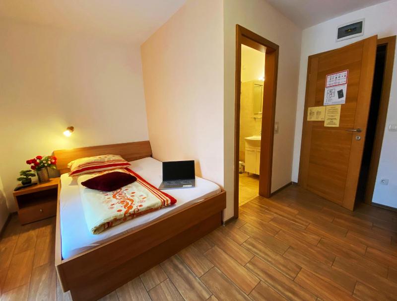 Economy Double or Twin Room image 3