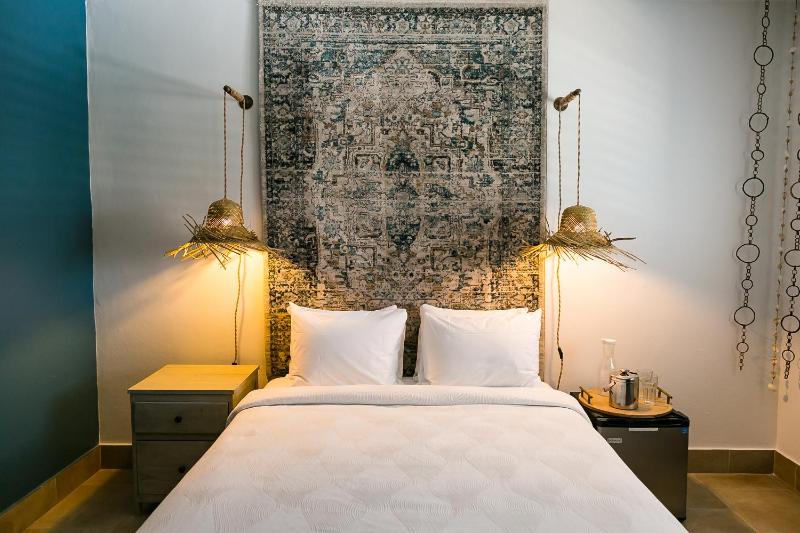 Standard Queen Room image 1