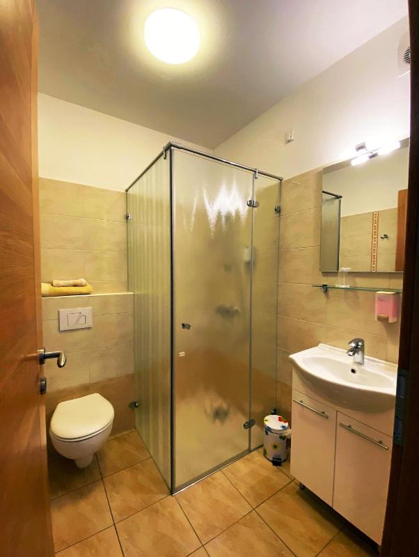 Single Room image 4