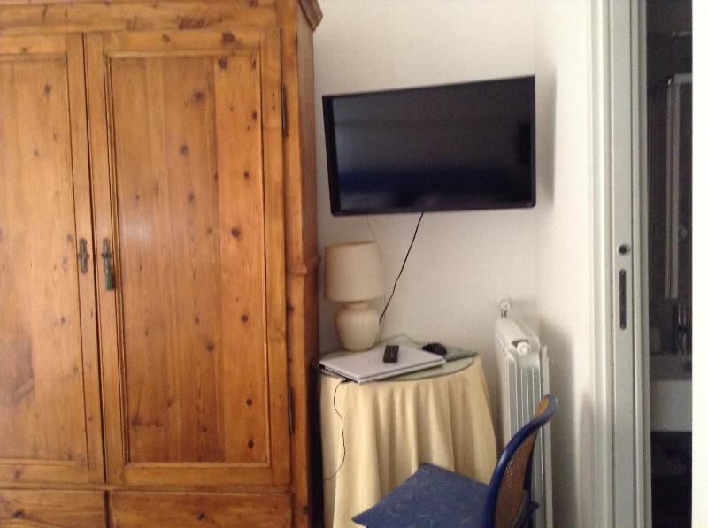 Double or Twin Room with Private Bathroom image 4