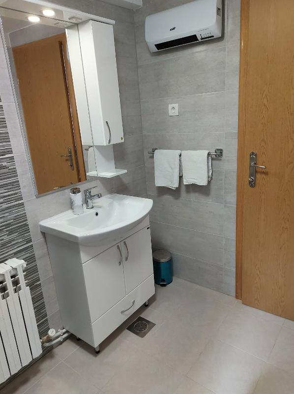 Apartment image 3