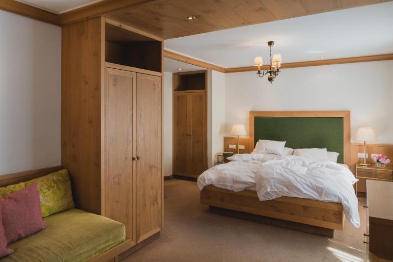 Deluxe Double Room with Bath image 1