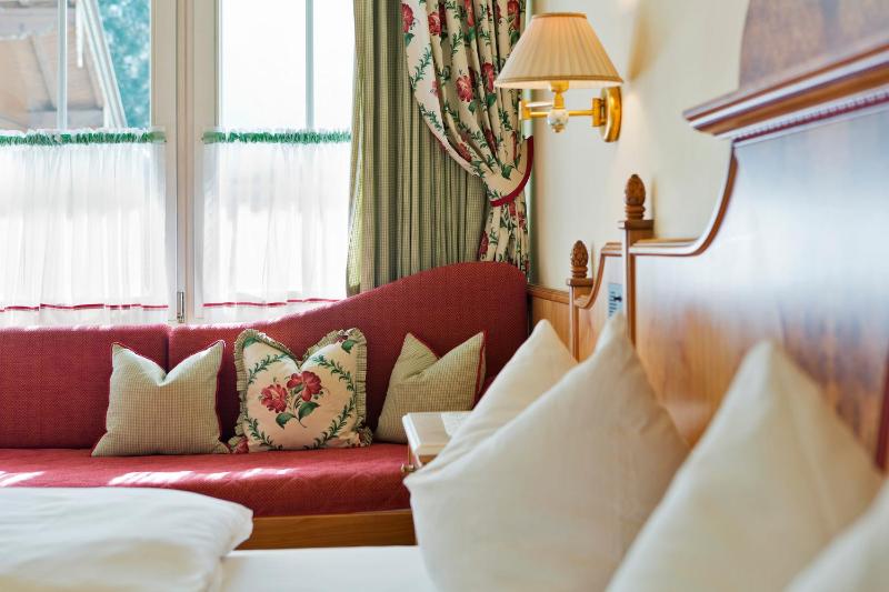 Double Room with Balcony image 4