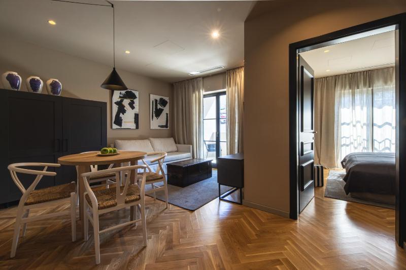 Superior Suite with Sea View image 3