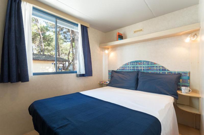 Two-Bedroom Chalet image 3