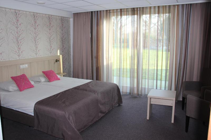 Deluxe Twin Room image 2