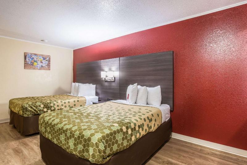 Deluxe Double Room with Two Double Beds - Non-Smoking image 3