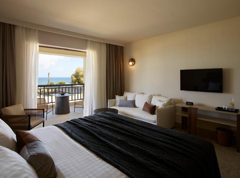 Superior Room with Sea View image 3