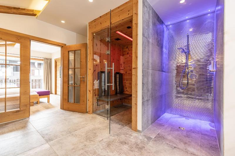 Three-Bedroom Premium Apartment image 4
