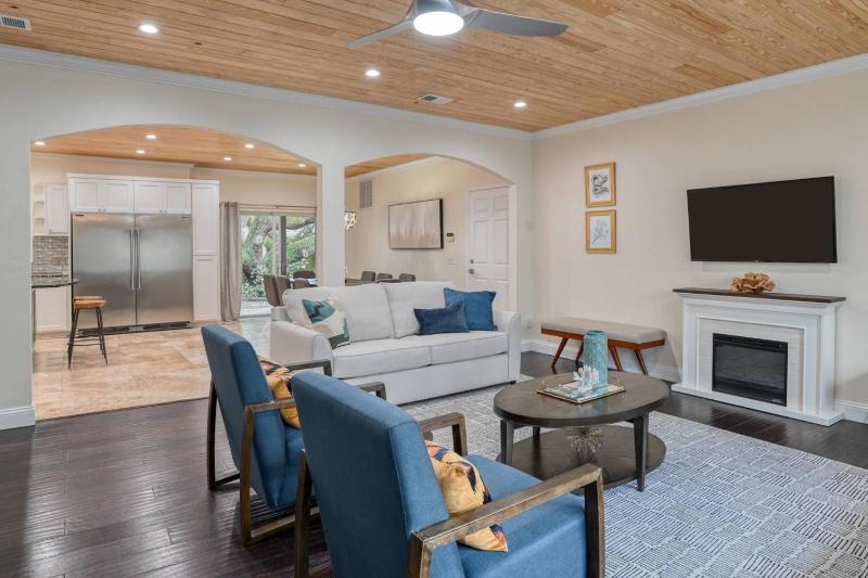 Golden Mile Beach Retreat - image 35