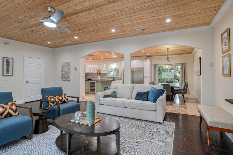 Golden Mile Beach Retreat - image 11