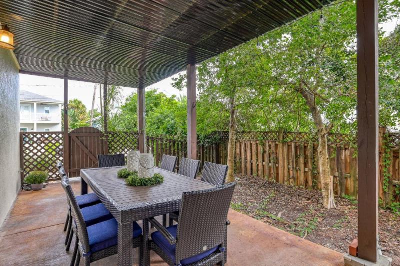 Golden Mile Beach Retreat - image 17